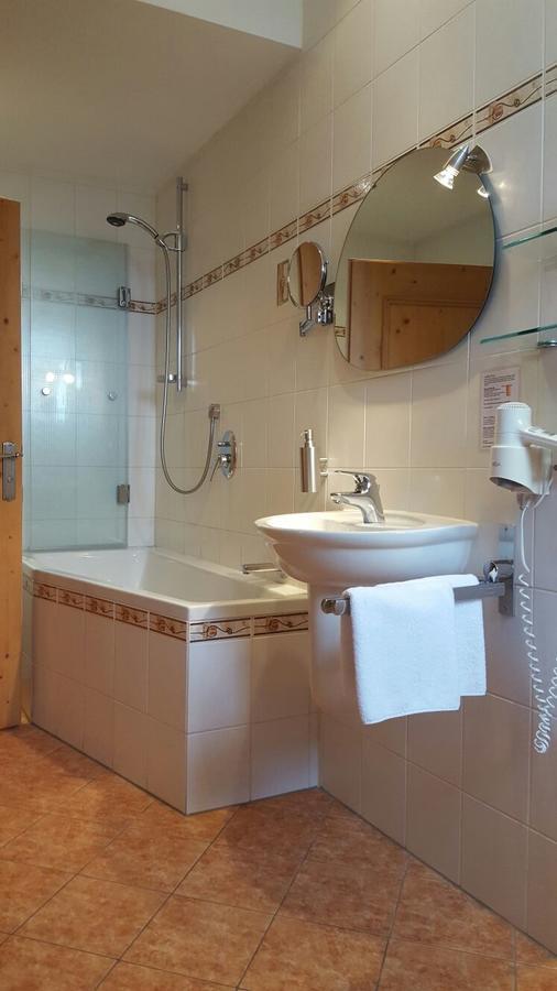 Landhotel Gruener Baum Westendorf  Экстерьер фото